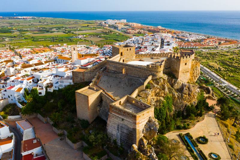 Private Tour Costa Tropical and Nerja Caves from Granada with Lunch