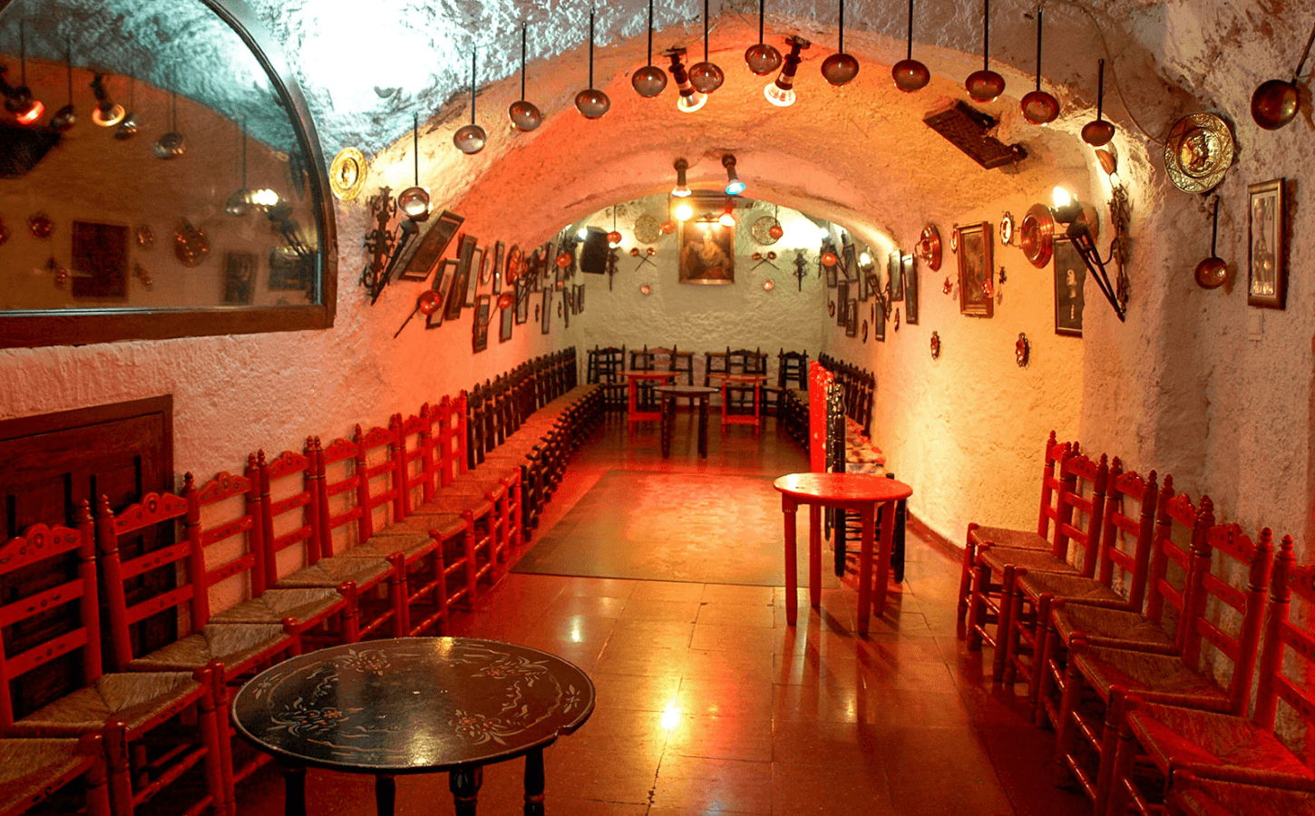 Flamenco Show in the Sacromonte of Granada with Drink 3